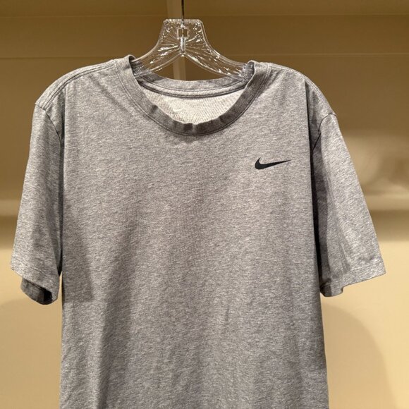 Nike Dri-Fit T-Shirt Size Large - Picture 2 of 6